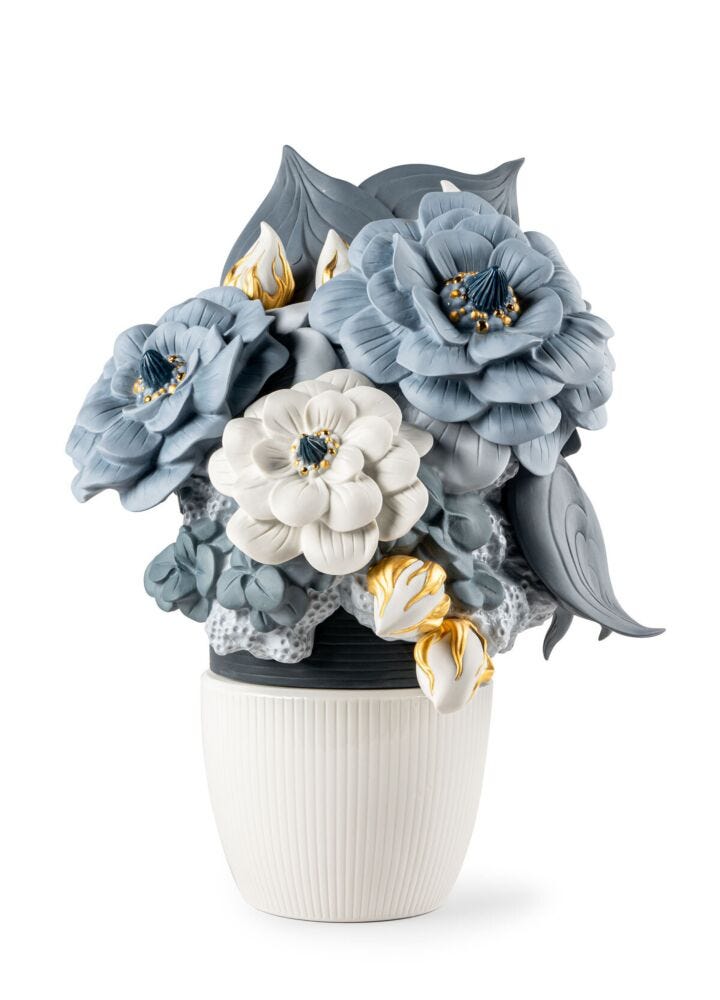Vase with Flowers. Blue in Lladró