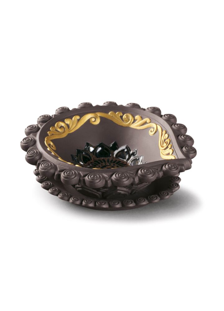 Lotus Round Diya Figurine. Golden Lustre in Lladró