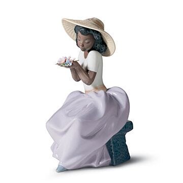 Sweet Fragrance Girl Figurine in Lladró