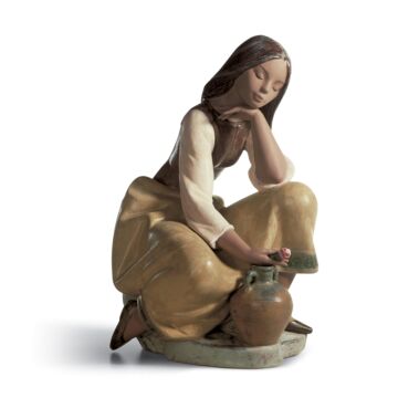Classic Water Carrier Woman Figurine in Lladró