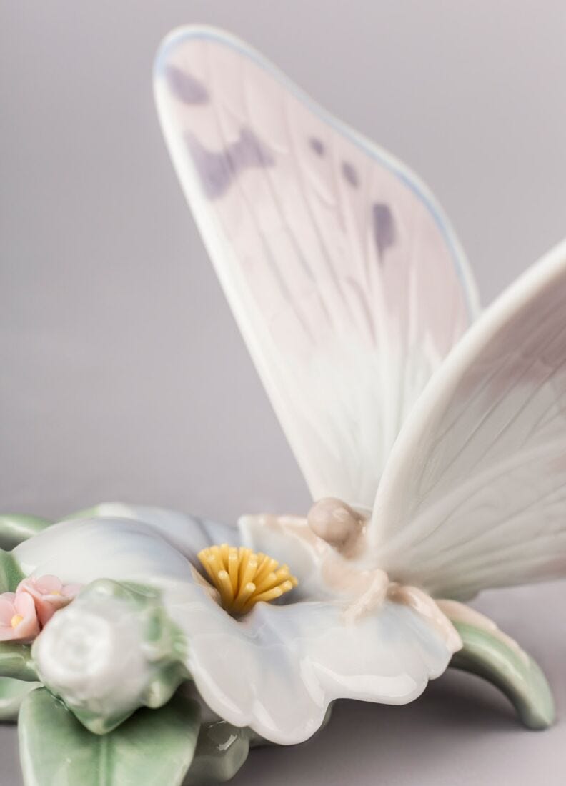 Figura Mariposa de abril, 3 de 5