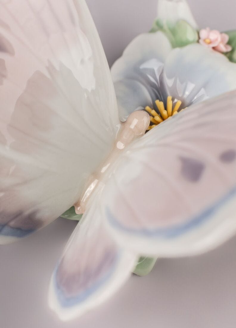 Figura Mariposa de abril, 5 de 5
