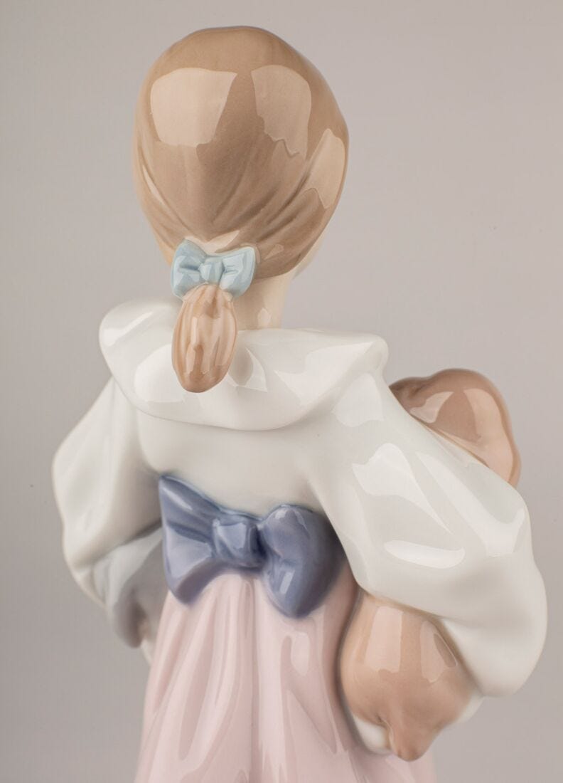 Figura niña A jugar fuera, 3 de 5