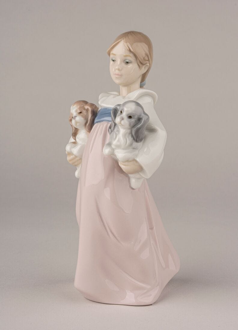 Figura niña A jugar fuera, 2 de 5