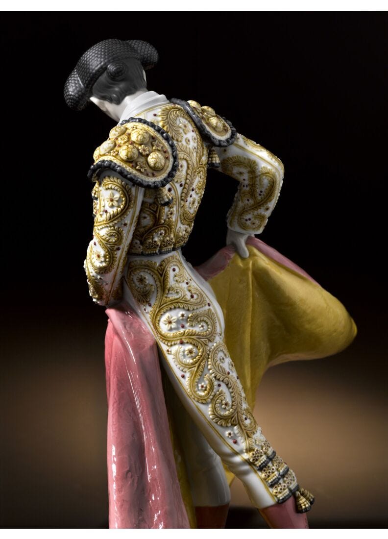 Matador Sculpture. White Outfit, 3 of 7