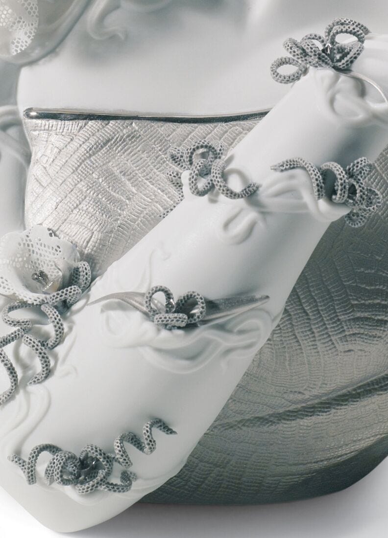 My Fair Lady Bust Figurine. Silver Lustre, 3 of 4