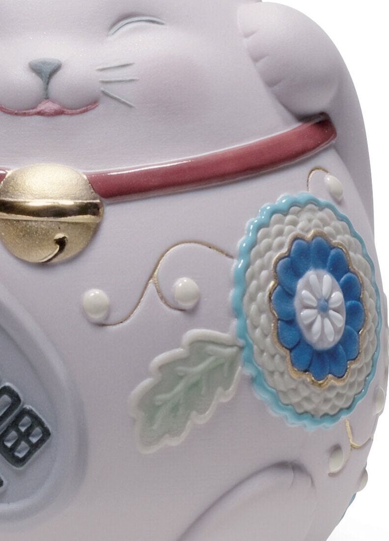 Maneki Neko III Figurine, 1 of 2