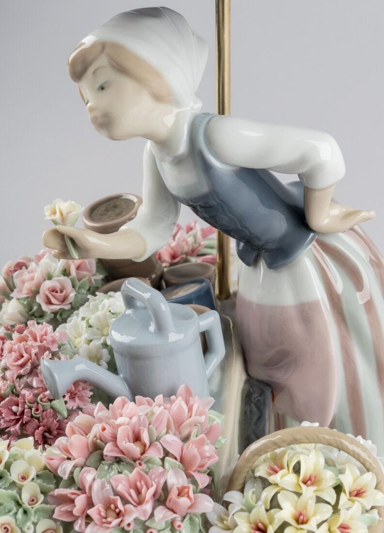 Escultura mujer El puesto de flores, 5 de 8