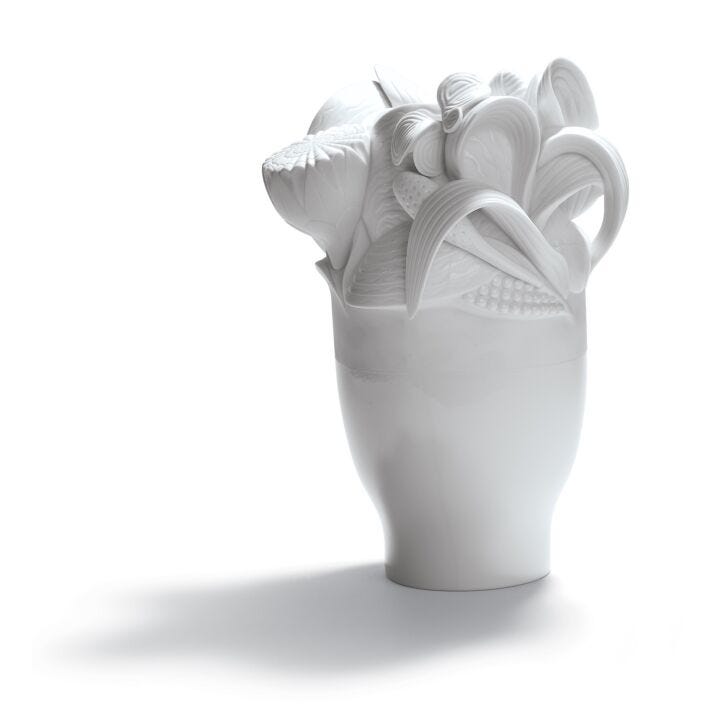 Naturo. -Small vase (white) in Lladró
