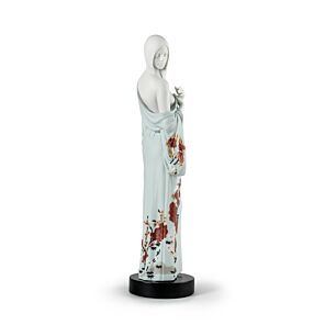 Beauty with Kimono Woman Figurine in Lladró