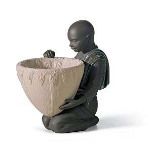 On The Front Potpourri Carrier Figurine in Lladró